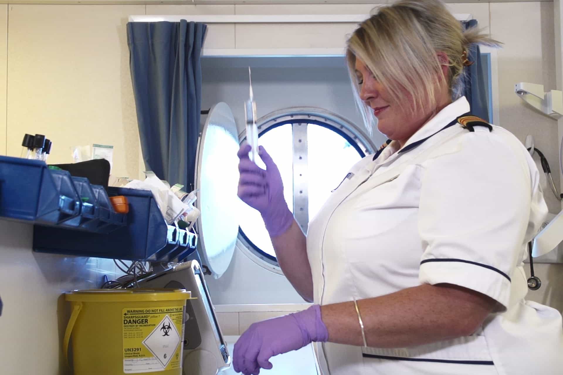 working-in-the-medical-team-as-a-doctor-or-nurse-with-cunard-cruise-jobs-careers